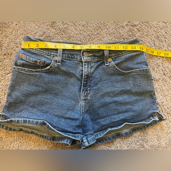 Levis Junior Shorts - Picture 4 of 8